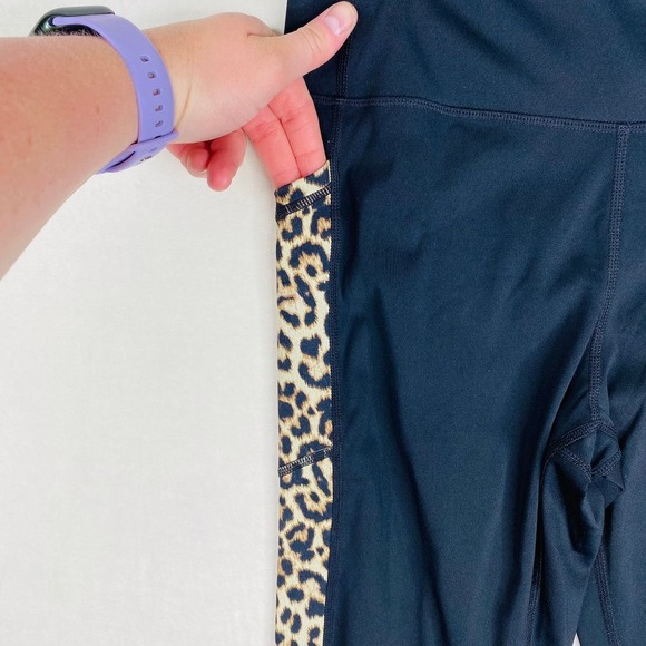 Zyia Active Black Cheetah Print High Rise Crop Womens Light n Tight Leggings 12 - Picture 6 of 7